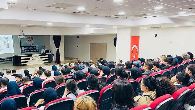 Siirt Eğitim Ve Araştırma Hastanesi'nde Nütrisyonel Destek Eğitimi Düzenlendi