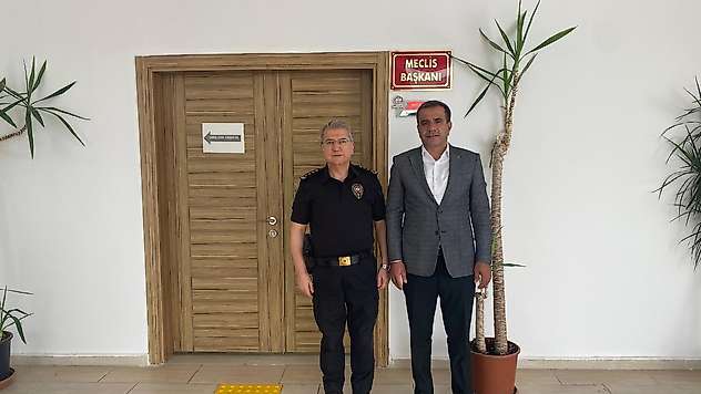 Siirt Emniyet Müdürü Mehmet Özdemir, Siirt İl Genel Meclis Başkanı Hasan Carlık'ı makamında ziyaret etti