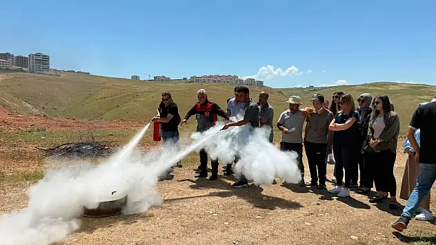 Siirt Engelsiz Yaşam Merkezi'nde Yangın Tatbikatı: Personel Ve Engelli Bireyler Eğitildi