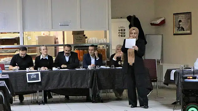 Siirt Esmahan Sultan Öğrenci Yurdunda Ödüllü Bilgi Yarışması Heyecanı