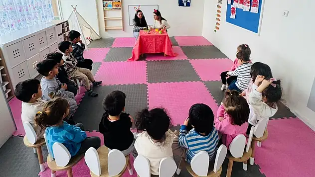 Siirt Geleceğin Işıkları Gündüz Bakımevi İngilizce Öğretmeni ve Bakıcı Alacak: İşte Başvuru Detayları