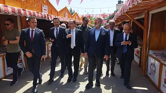 Siirt Geleneksel 9. Kitap Fuarı Renkli Görüntülere Sahne Oluyor