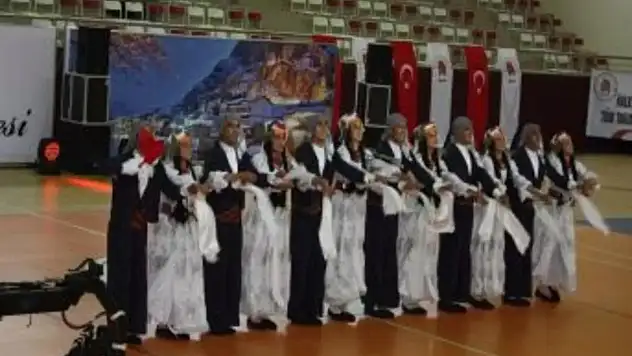 Siirt Halk Oyunları Ekibinin Başarısı