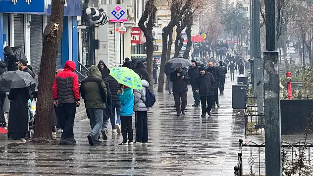 Siirt için kuvvetli yağış uyarısı: Saat verildi, şemsiyeleri hazırlayın