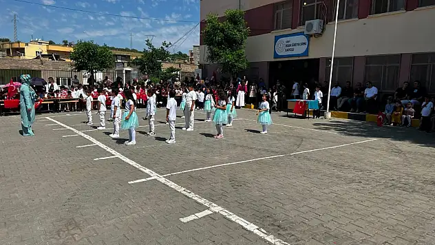 Siirt İhsan Süreyya Sırma İlkokulu'nda Bahar Şenliği Düzenlendi