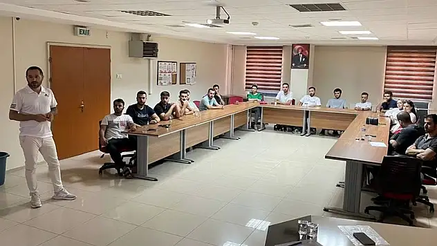 Siirt İl Ambulans Servisi Personeline Adli Vaka ve Maddi Delil Yaklaşımı Eğitimi Verildi