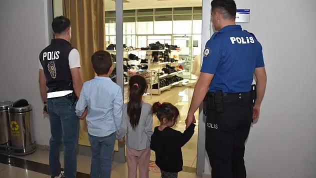 Siirt İl Emniyet Müdürlüğü'nden 15 bin çocuğa ücretsiz giyim ve kırtasiye desteği