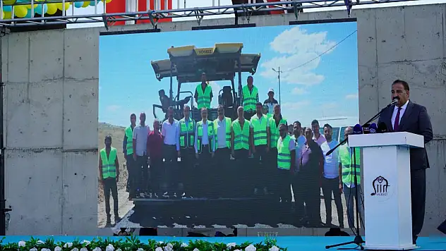 Siirt İl Genel Sekreteri Canpolat'tan Cumhuriyetin 102. Yılında Teşekkür Mesajı: 'Eserlerle Geleceğe Yürüyoruz'