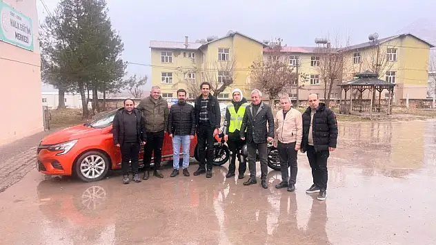 Siirt İl Milli Eğitim Müdürü Saz, Eruh'taki sürücü kursiyerleri sınavını inceledi