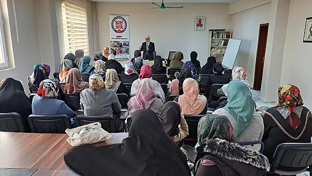 Siirt İl Müftülüğünce 'Aile İçi İletişim ' Konulu Sohbet Düzenlendi