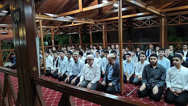 Siirt İl Müftüsü Şakir Pinal, Tillo İlçe Müftülüğü'ne Bağlı Tillo Erkek Hafız Yatılı Kur'an Kursu'nu Ziyaret Etti