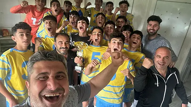 Siirt İl Özel İdare Spor U15 Takımı, Adını Türkiye'de En İyi Dört Takım Arasına Yazdırdı