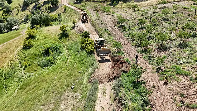 Siirt İl Özel İdaresi Bağ ve Bahçe Yollarını Onarıyor