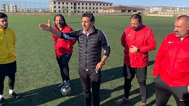 Siirt İl Özel İdaresi Spor Teknik Direktörü Mustafa Kalafatoğlu İlk Yarıyı Değerlendirdi: Büyük Risk Aldık, Başardık