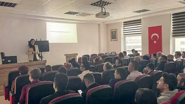 SİİRT İL SAĞLIKLI MÜDÜRLÜĞÜ, STRESLE BAŞA ÇIKMA EĞİTİMİ VERDİ