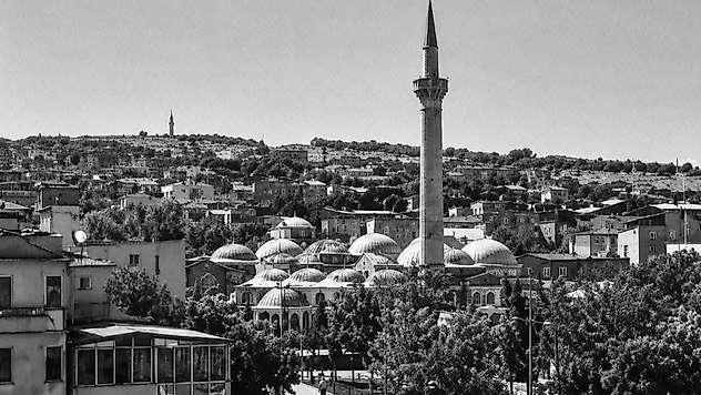 Siirt'in Eski Çarşı Camii'nin Yıkılmadan Önceki Görüntüleri Ortaya Çıktı