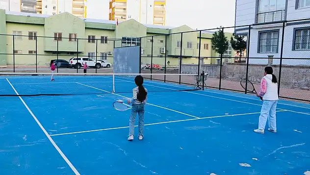 Siirt'in Kurtalan ilçesinde tartışmalara neden olan tenis kortu ihalesi iptal edildi