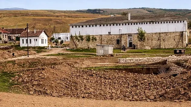Siirt'in Nostaljik Yüzü: 1963-1964 Yıllarından Siirt Cezaevi Fotoğrafları Ortaya Çıktı