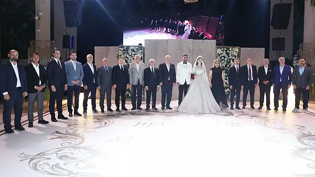 Siirt İş ve Siyaset Dünyası Özdemir ve Karakaya Ailelerinin Mutluluğuna Şahitlik Etti
