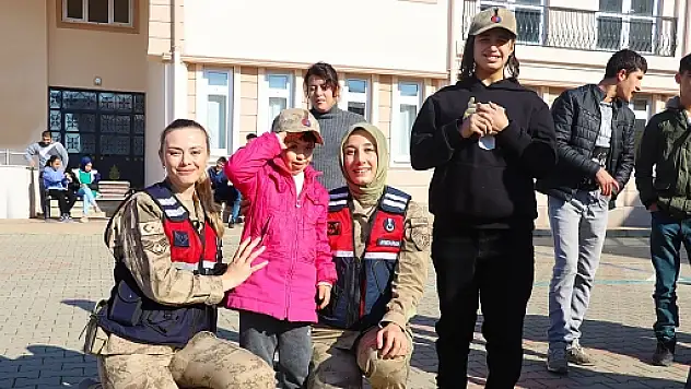 Siirt Jardarma, Özel Gereksinimli Çocuklara Sevgi Dolu Bir Gün Yaşattı (Videolu)