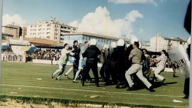 Siirt Jetpa Spor'un futbol tarihine geçen olaylı maçı: Karşılaşma tatil edildi