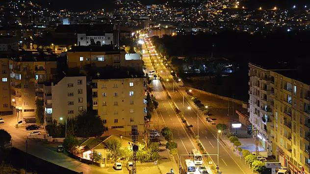Siirt kaçak elektrikte Türkiye'ye örnek oldu! Kayıp-kaçak yüzde 6'ya geriledi