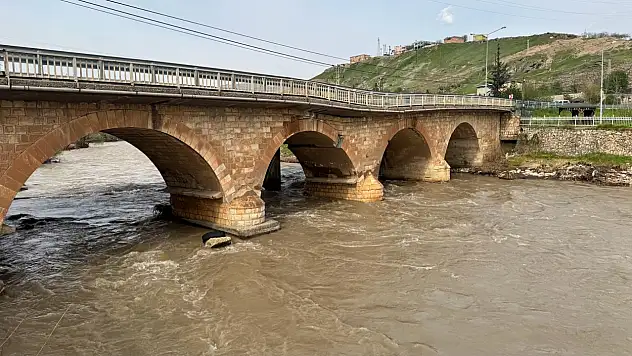 Siirt Kezer Köprüsü Daha Ne Kadar Bekleyecek? Milletvekili Mervan Gül'e Çağrı: Restorasyon Yaz Bitmeden Tamamlansın