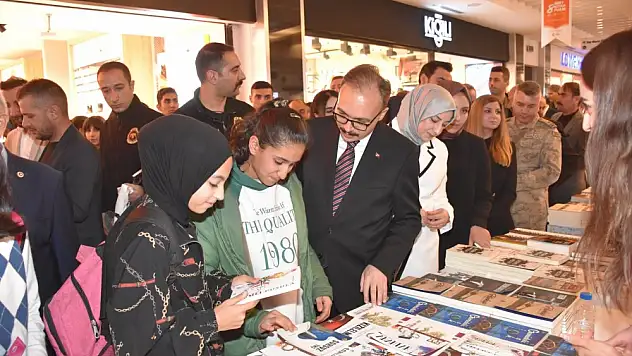 Siirt Kitap Fuarına Ziyaretçi Akını