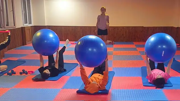 Siirt Kız Yurdunda Step Aerobik ve Pilates Kursu