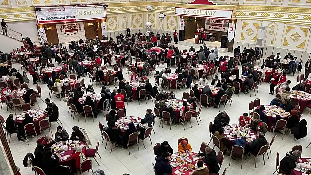 Siirt Kızılay'dan şehit ve gazi ailelerine iftar buluşması