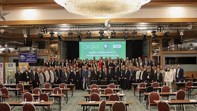 Siirt, KKTC'de düzenlenen 2025 Eczane Teknisyenleri Zirvesi'nde güçlü şekilde temsil edildi