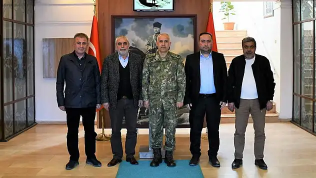 Siirt Küçük Sanayi Sitesi Yönetiminden 3. Komando Tugay Komutanı Tuğgeneral Gaffar Gören'e Ziyaret