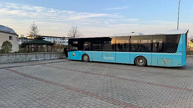 Siirt Kurtalan Belediyesi'nden Üniversite Öğrencilerine Ücretsiz Servis Hizmeti: Saatleri ve Durakları Belli Oldu