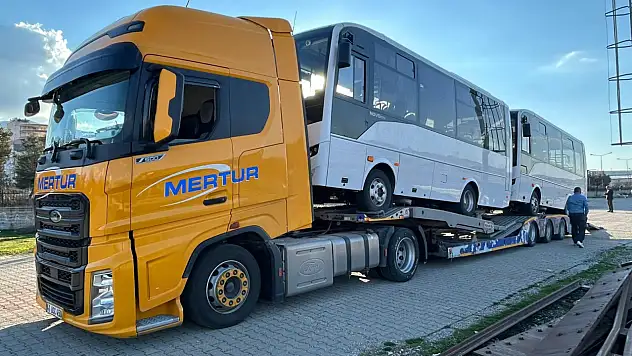Siirt Kurtalan Belediyesi şehir içi ulaşım için 2 yeni otobüsü filosuna kattı