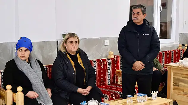 Siirt Kurtalan'da Eşbaşkanlar Tekel, Cumhuriyet ve Güney mahallelerinde vatandaşla buluştu