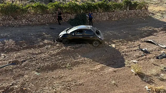 Siirt Kurtalan'da Otomobil Şarampole Devrildi: 1 Yaralı