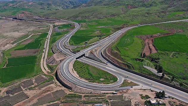 Siirt-Kurtalan yolu havadan görüntülendi: Köprülü kavşağın ismini biliyor musunuz?