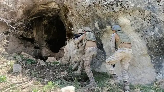 Siirt'te Mağara ve Sığınak İmha Edildi