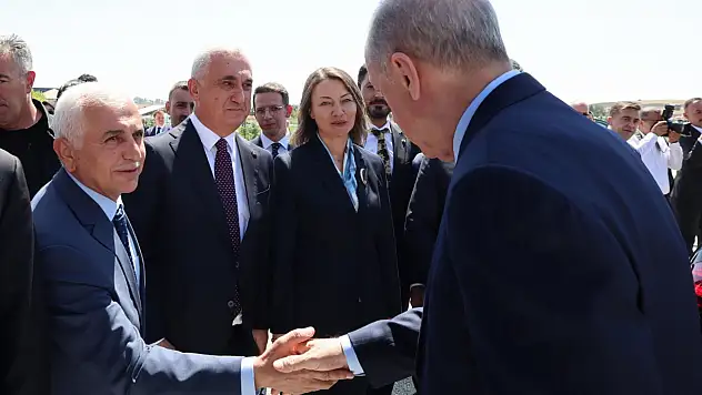 Siirt Milletvekili Gül ve Siirt Valisi Kızılkaya, Ahlat'ta Cumhurbaşkanı Erdoğan ile Görüştü