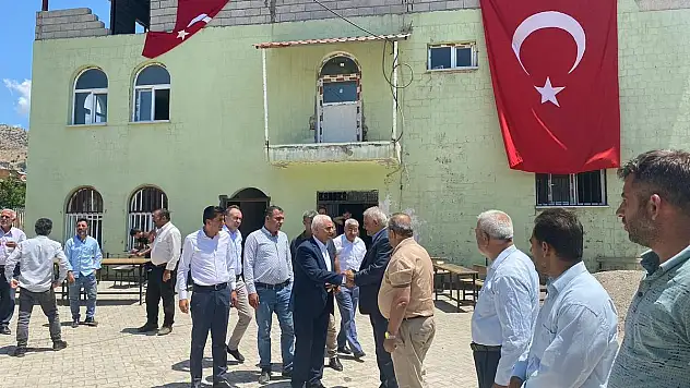 Siirt Milletvekili Mervan Gül ve İl Başkanı Ekrem Olgaç'tan Şehit Güvenlik Korucusunun Ailesine Taziye Ziyareti