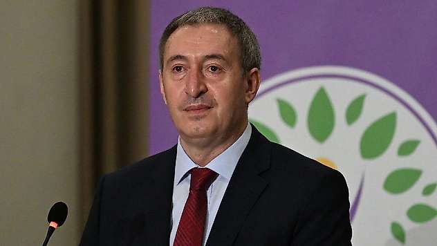 Siirt Milletvekili Tuncer Bakırhan Yeniden DEM Parti Eş Genel Başkanı Seçildi