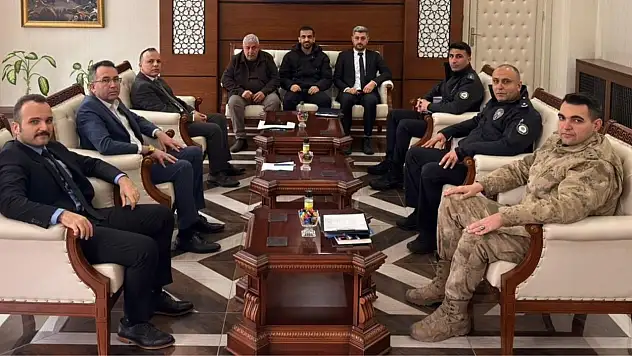 Siirt'in Baykan İlçesinde Başıboş Hayvanlarla Mücadele Toplantısı Düzenlendi