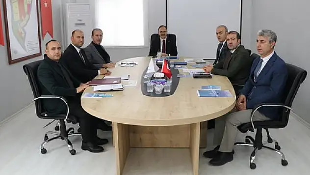 Siirt OSB Yönetim Kurulu Toplantısı Vali Kızılkaya Başkanlığında Yapıldı