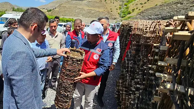 Siirt Pervari'de 90 arıcıya destek: 1.800 boş arı sepeti dağıtıldı