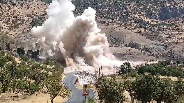 Siirt-Pervari Yolunda Kontrollü Patlatma Kamerada: Fıstık Üreticileri Tozdan Şikâyetçi
