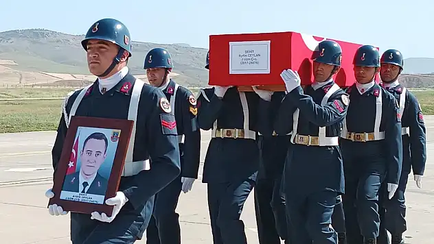 Siirt Şehidini Gözyaşları İle Uğurladı