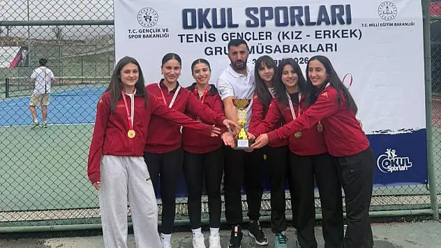 Siirt Şehit Zafer Kılıç Spor Lisesi Teniste Bölge Şampiyonu Oldu