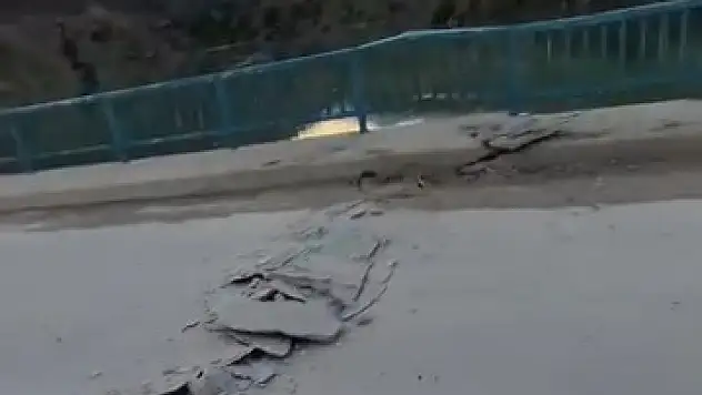 Siirt Şirvan'da 8 Köyün Ulaşımını Sağlayan Köprüde Tehlike Büyüyor