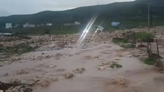 Siirt–Şirvan–Pervari yolu sel ve taşkın nedeniyle ulaşıma kapandı