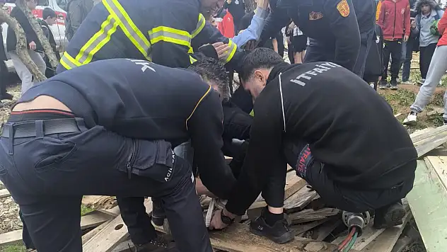 Siirt'te 13 Yaşındaki Çocuğun Ayağına Çivi Saplandı